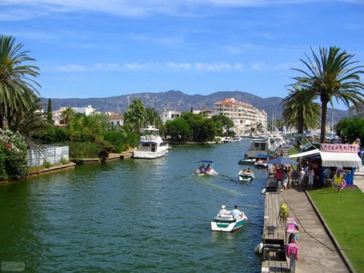 Goldhome - Sylvia - Vistas Espectaculares Al Mar Empuriabrava Exteriör bild